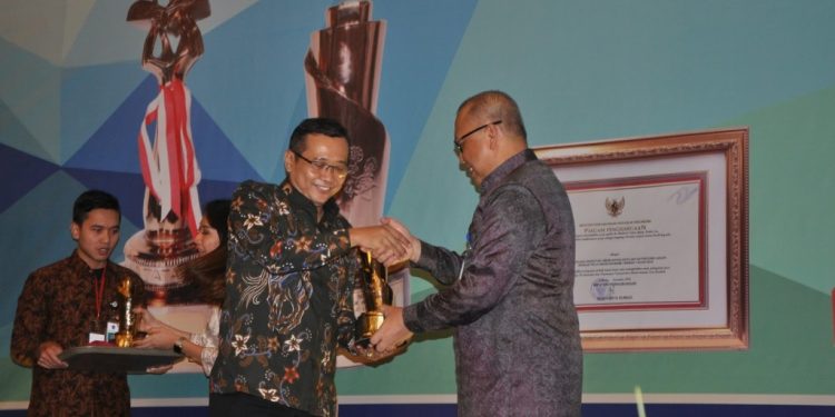 Kuningan Raih Penghargaan Wahana Tata Nugraha